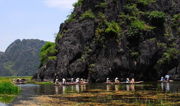 Đầm Vân Long