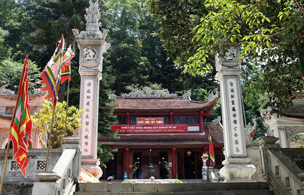 Đền thờ Quốc Mẫu - Tây Thiên