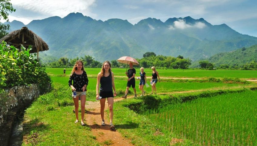 Thuê xe du lịch Mai Châu Hòa Bình